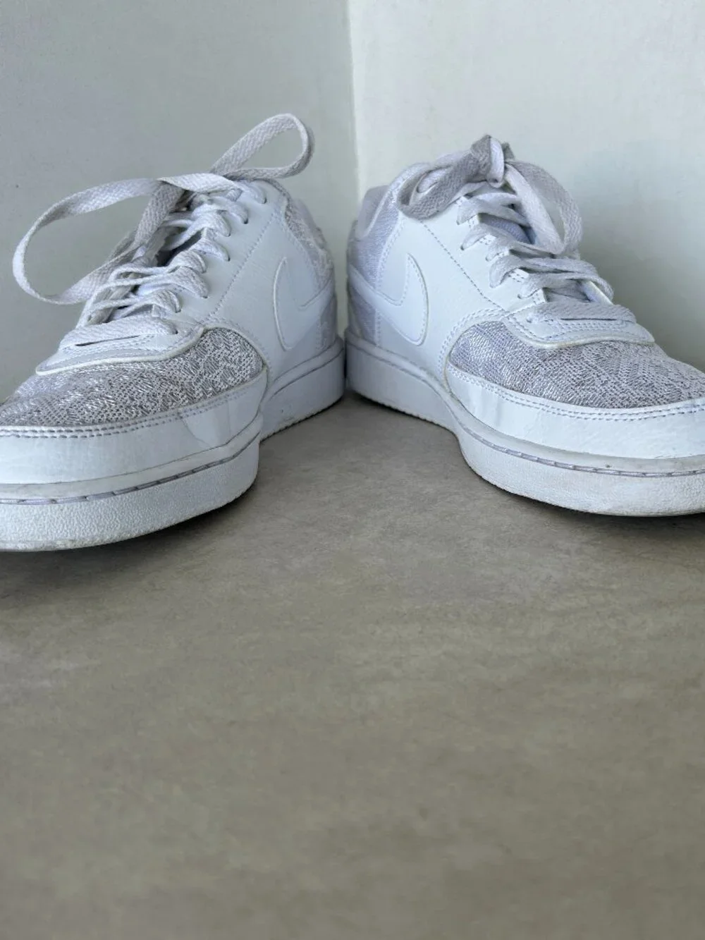Nike Court Vision Low Women’s 9.5 White Lace Sneakers HJ5846-100
